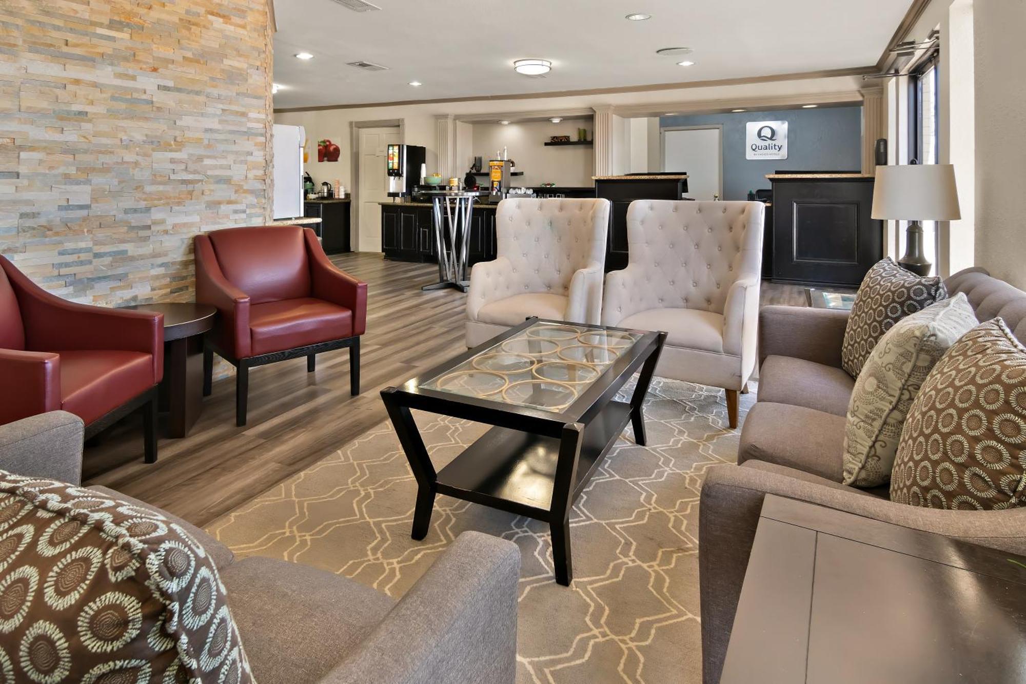 וות'רפורד Quality Inn & Suites מראה חיצוני תמונה