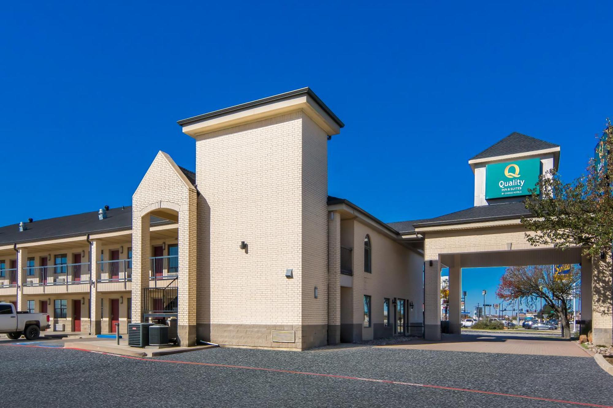 וות'רפורד Quality Inn & Suites מראה חיצוני תמונה