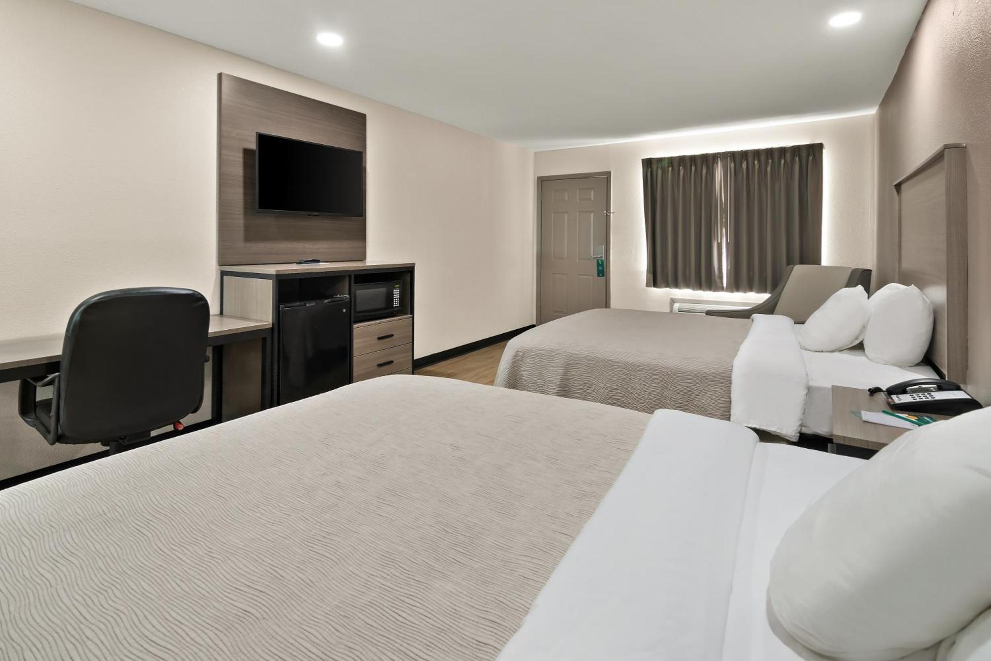 וות'רפורד Quality Inn & Suites מראה חיצוני תמונה