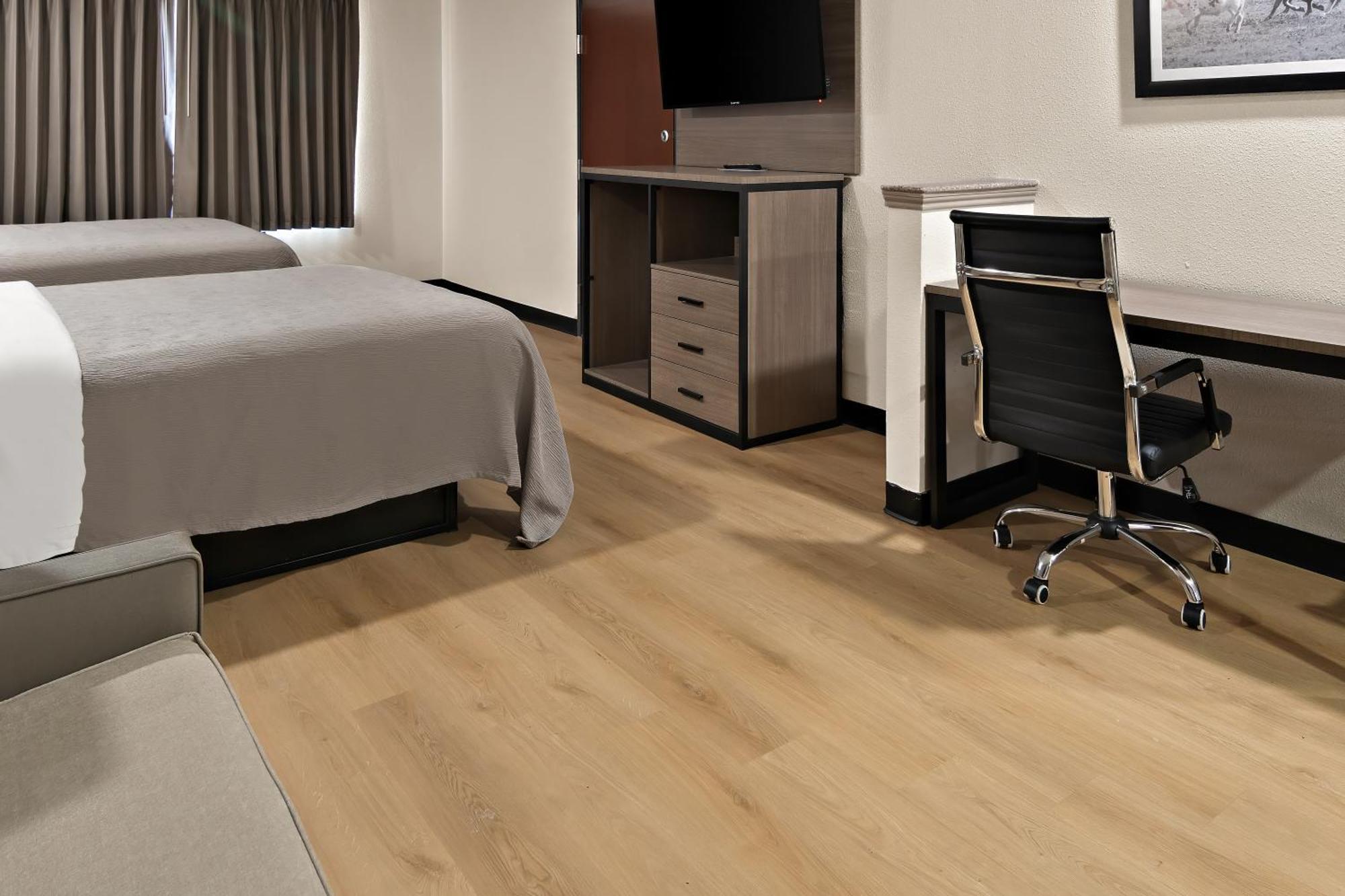 וות'רפורד Quality Inn & Suites מראה חיצוני תמונה