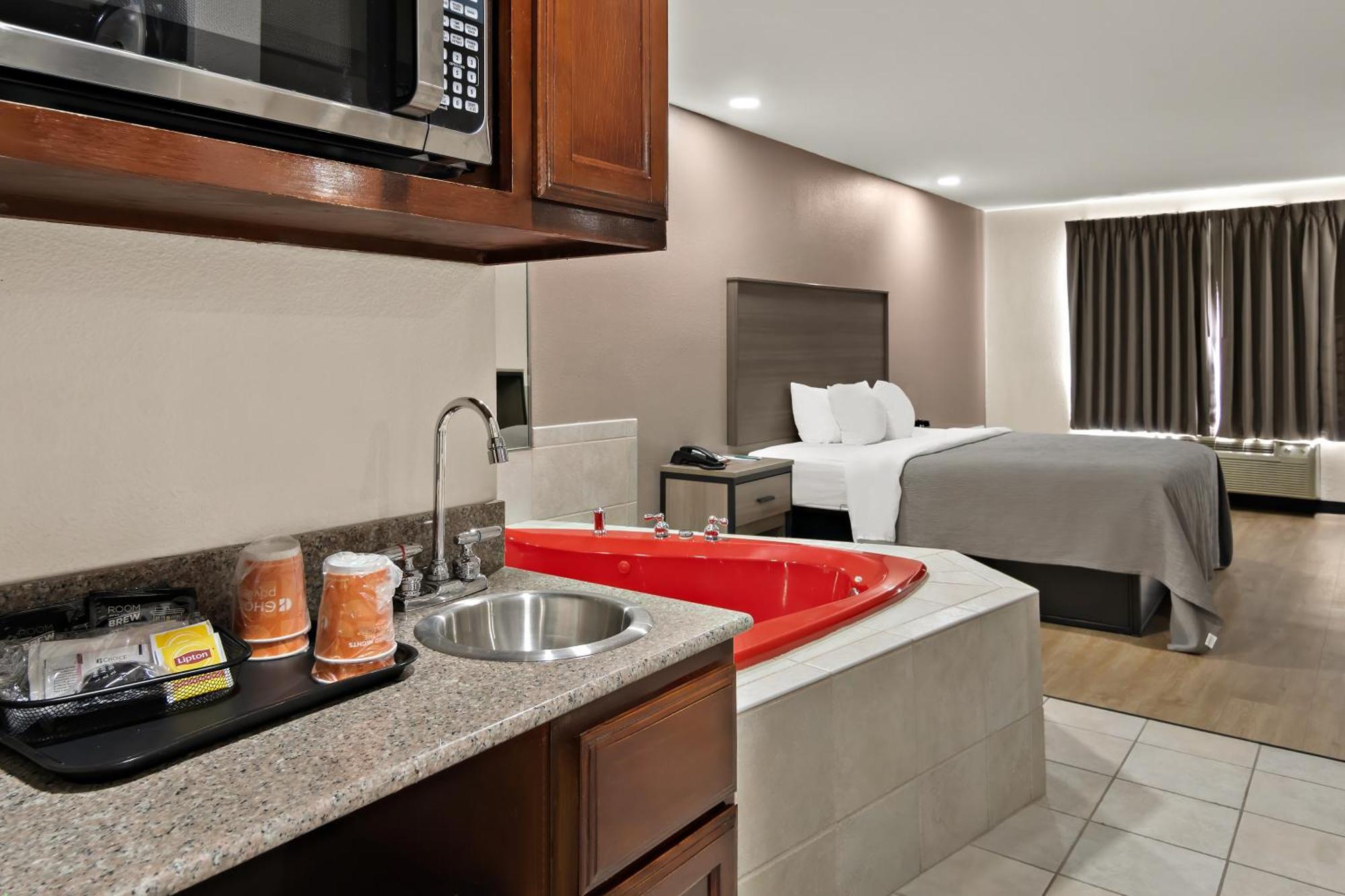 וות'רפורד Quality Inn & Suites מראה חיצוני תמונה