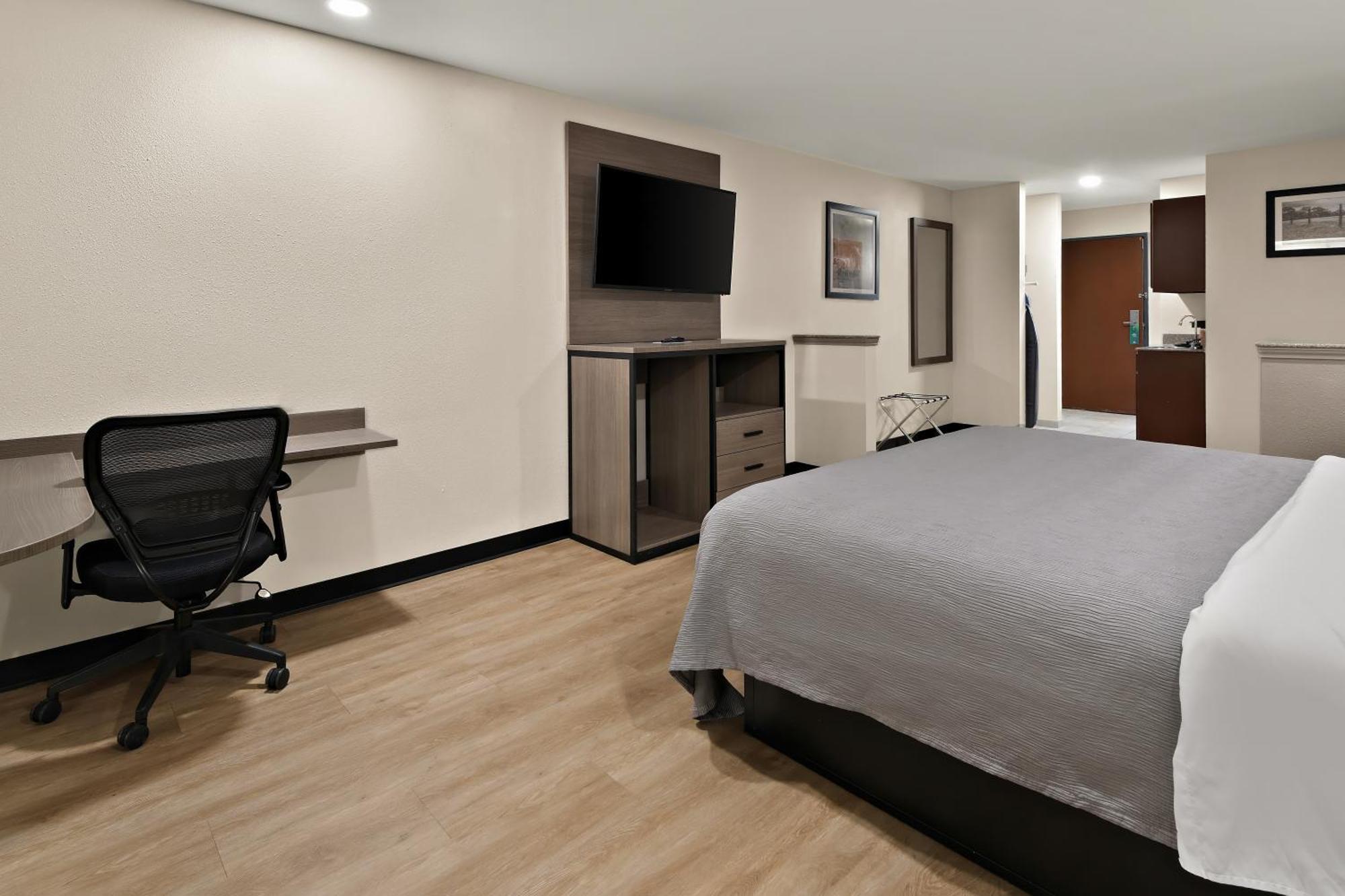 וות'רפורד Quality Inn & Suites מראה חיצוני תמונה